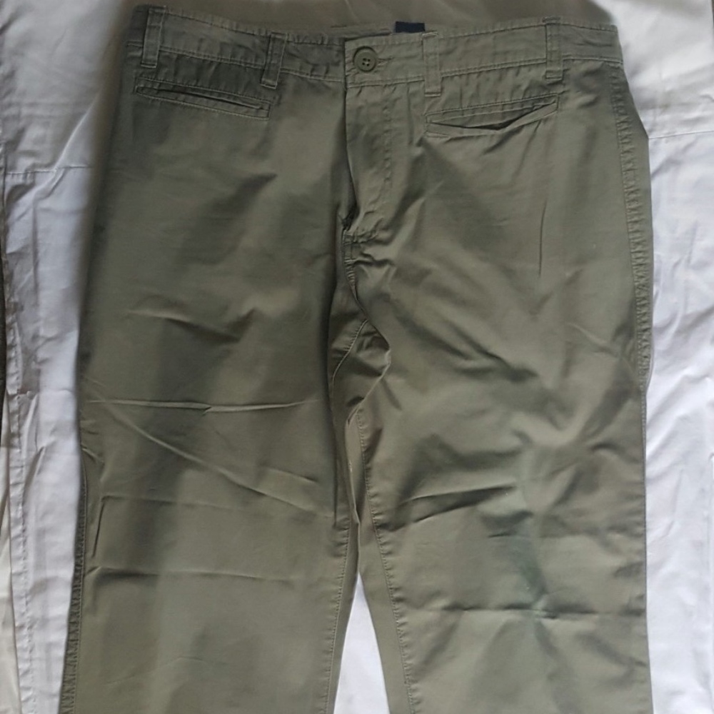 GAP capris women's pants